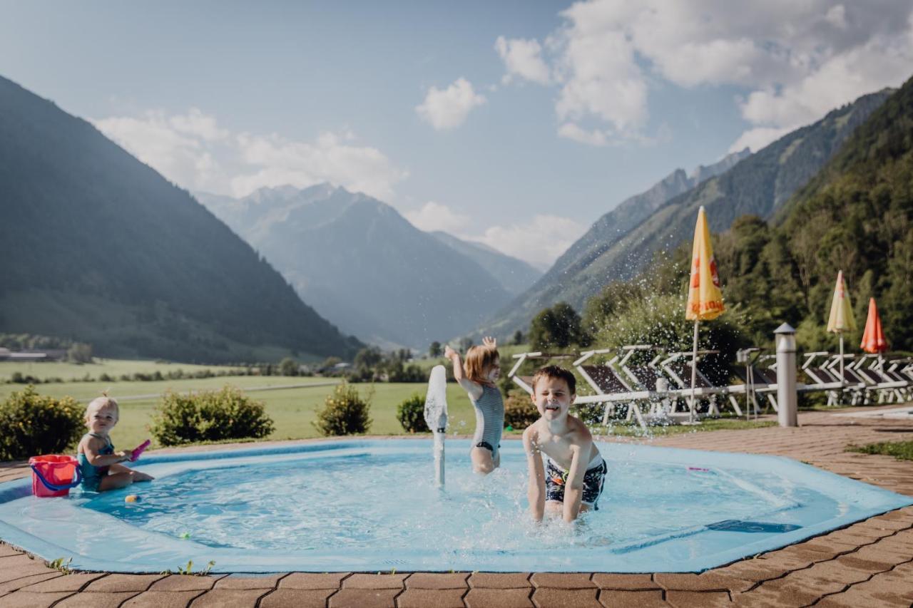 Feriendorf Ponyhof Otel Fusch an der Grossglocknerstrasse Dış mekan fotoğraf